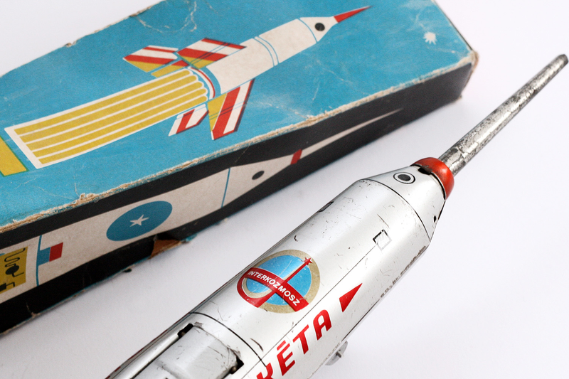 Illustration for article titled 17 Cosmic Toys From The Age Of The Space Race